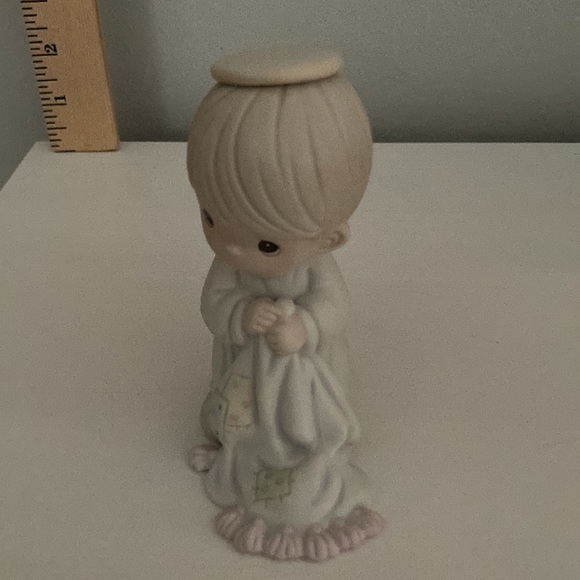 Precious Moments Wishing You a Cozy Christmas - Picture 5 of 8